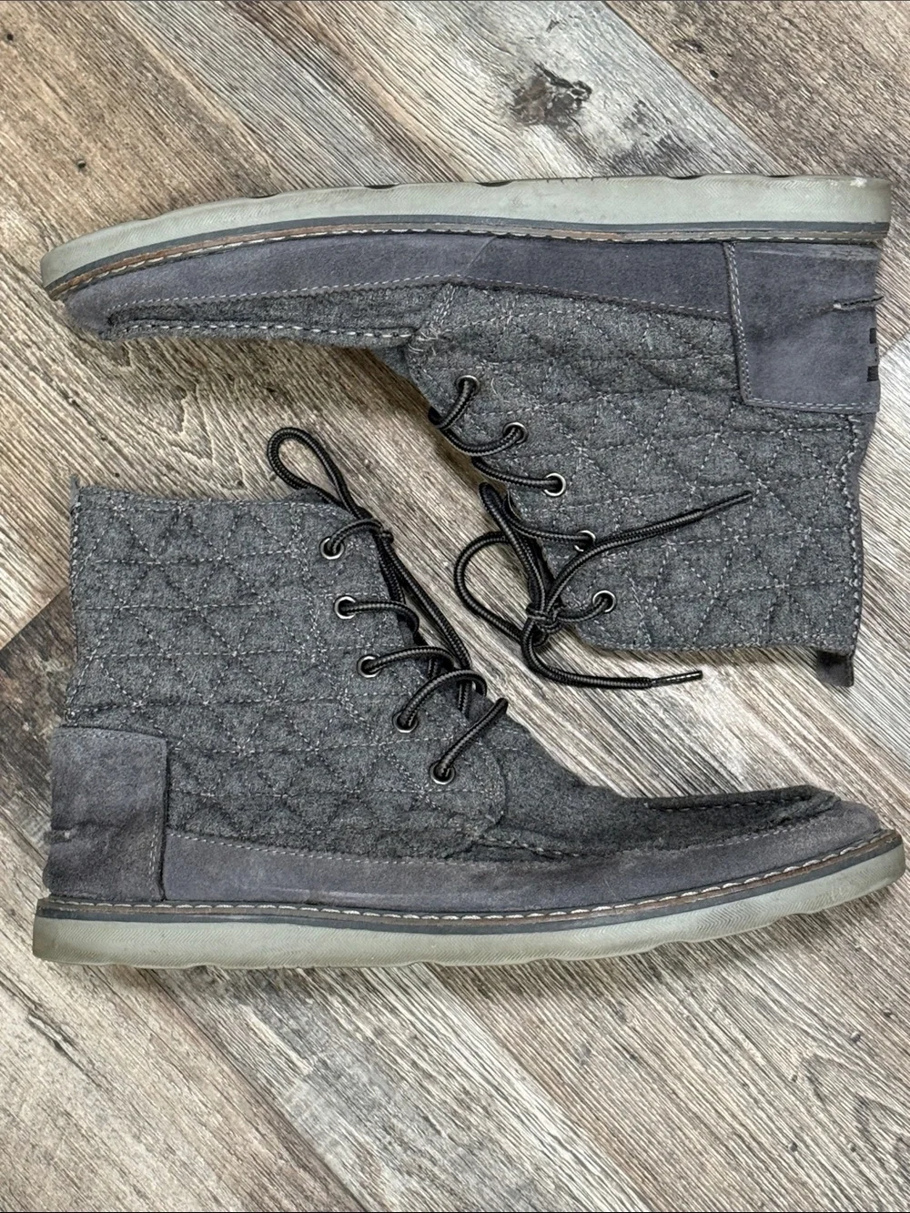 TOMS Searcher Boots in a quilted 